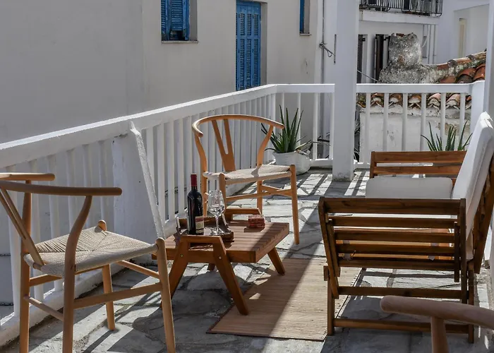 Sea Breeze Skiathos Town